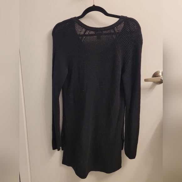 Navy v-neck sweater - Picture 2 of 4